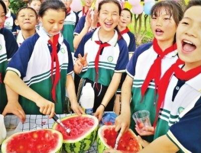 校园生活 吃瓜爆料,揭秘那些吃瓜爆料的校园生活点滴